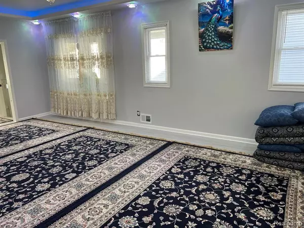 Dearborn Heights, MI 48125,4212 Huron Street