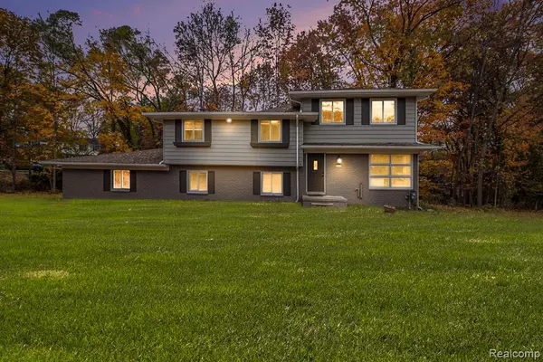 26557 Old Homestead Drive, Farmington Hills, MI 48331