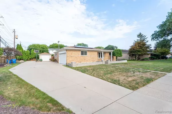 Warren, MI 48093,32930 Coventry Place