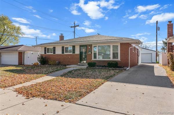 22018 Timberidge Street, Saint Clair Shores, MI 48082