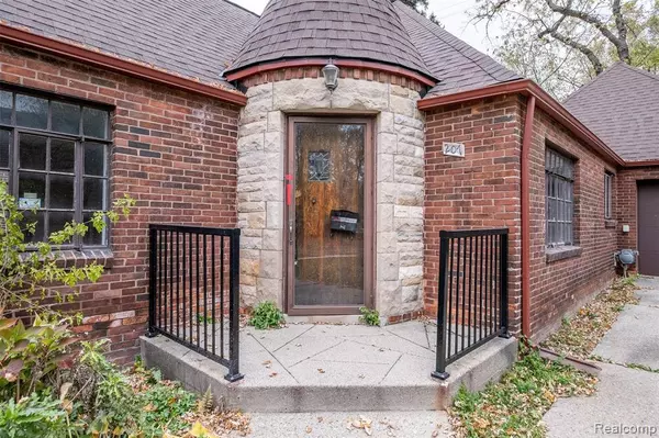 Pontiac, MI 48341,207 Navajo Avenue