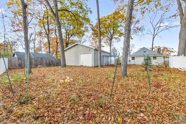 Waterford, MI 48329,6685 Windiate Road