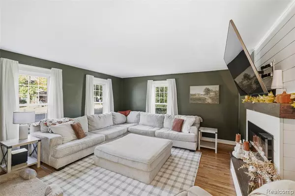 Lapeer, MI 48446,1086 N Saginaw Street