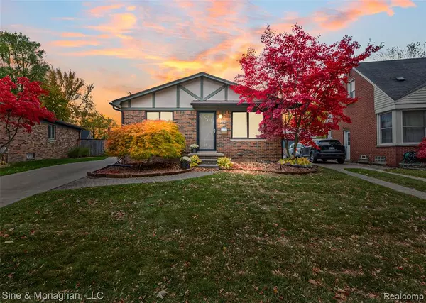 Royal Oak, MI 48073,4419 Robinwood Avenue