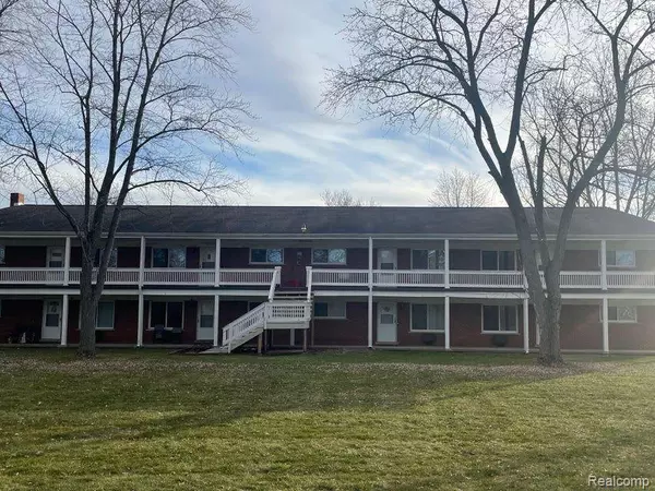 59425 10 MILE Road, South Lyon, MI 48178