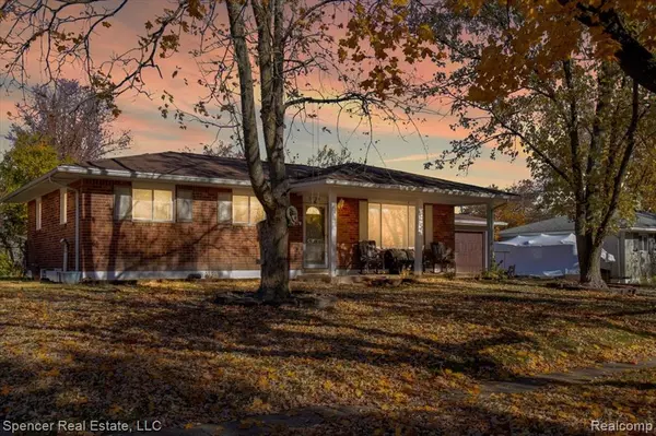 Waterford, MI 48327,5726 Sutherland Drive