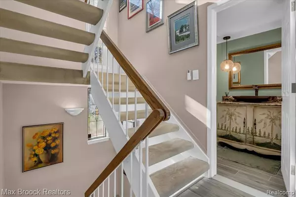 West Bloomfield, MI 48323,5415 Fairway Lane