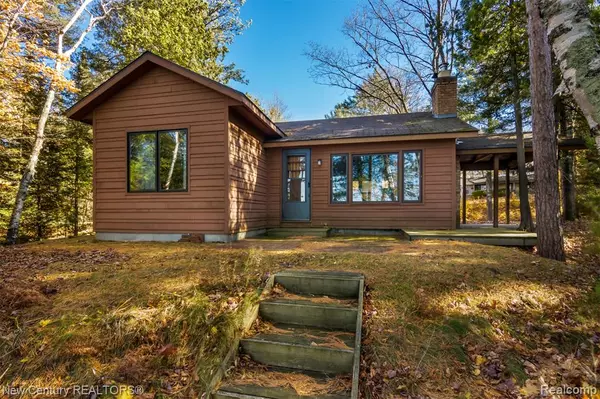 Leland, MI 49654,5971 N Birchwood Road