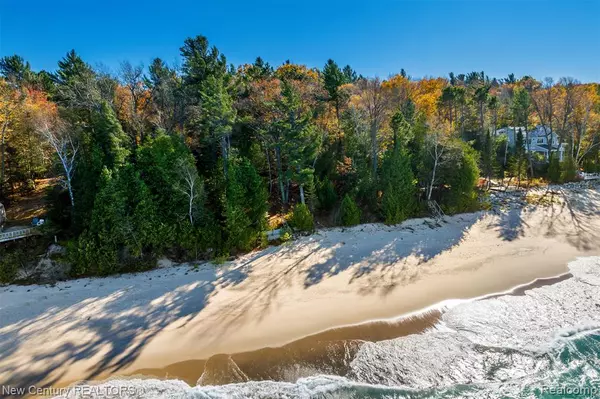 Leland, MI 49654,5971 N Birchwood Road