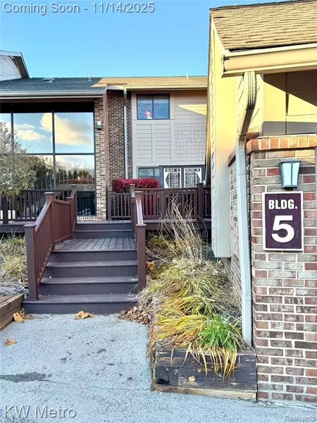 11773 Sycamore Drive, Plymouth, MI 48170