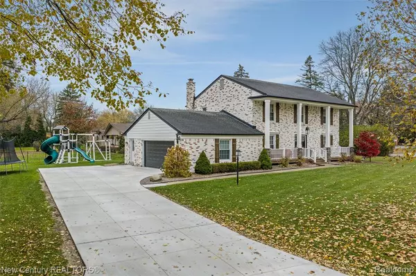 Troy, MI 48098,2611 Tarragona Way