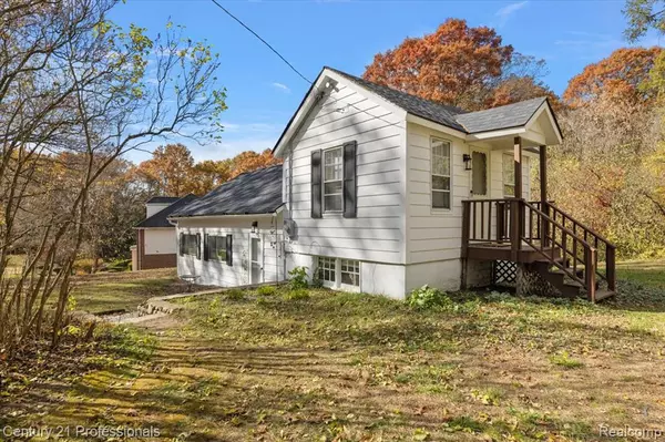 Clarkston, MI 48348,8041 Bridge Lake Road