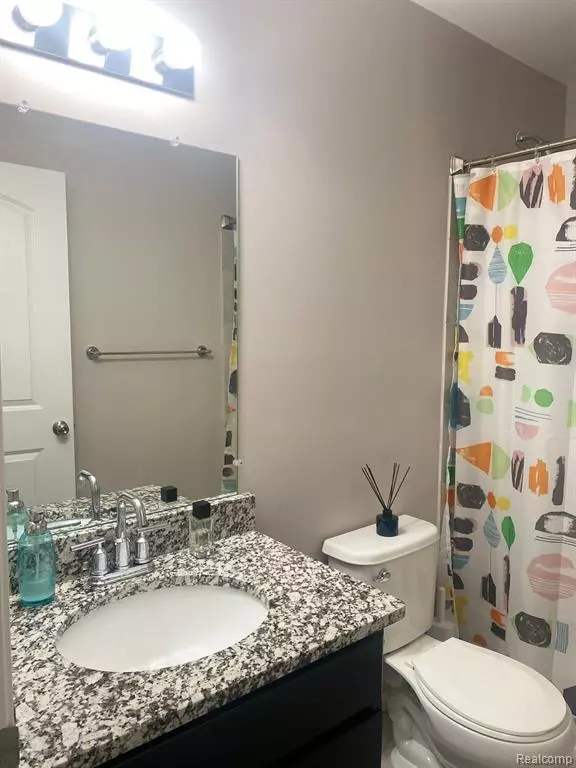 Wixom, MI 48393,3221 Chambers W