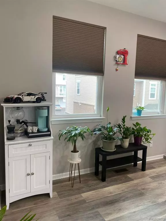 Wixom, MI 48393,3221 Chambers W