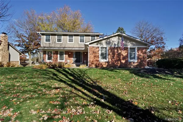 Commerce Twp, MI 48382,2832 Ravinewood Drive