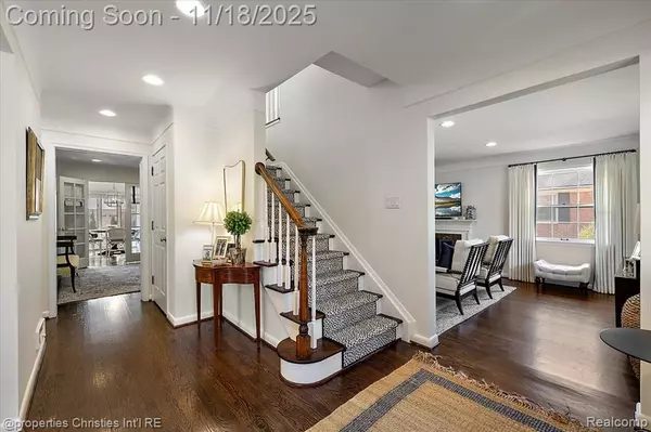 Bloomfield, MI 48301,2579 Amberly Road