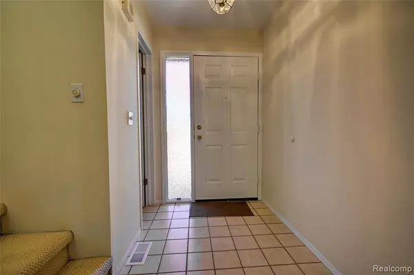 Rochester Hills, MI 48309,1946 White Birch Court