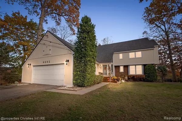 4602 Curtis Lane, Clarkston, MI