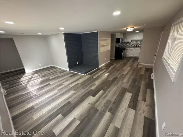 Dearborn Heights, MI 48125,4005 Weddell Street