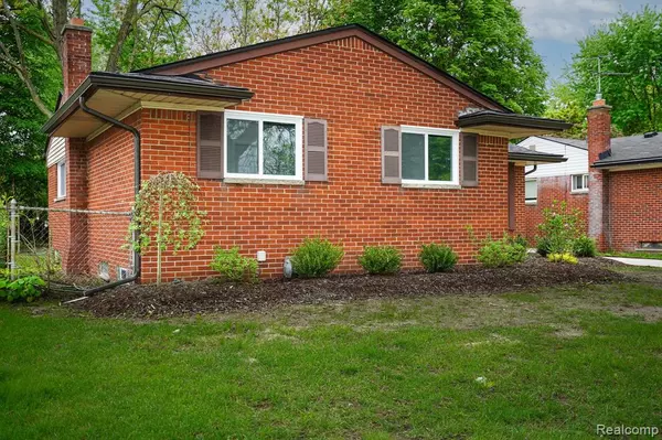 Roseville, MI 48066,30644 HAYES Road