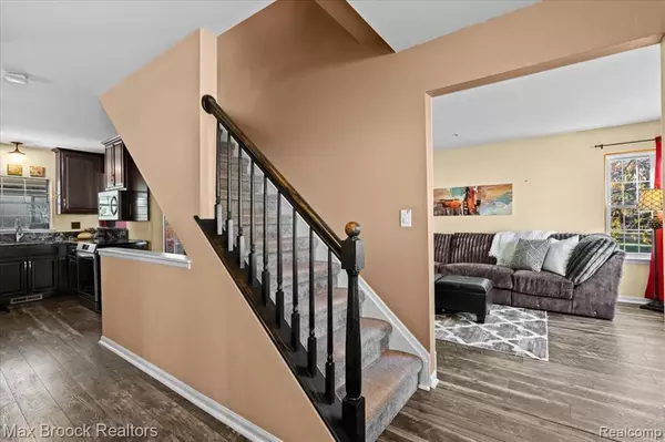 Plymouth, MI 48170,10496 Chestnut Court