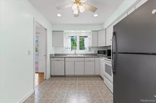 Bloomfield Hills, MI 48301,750 Trailwood Path