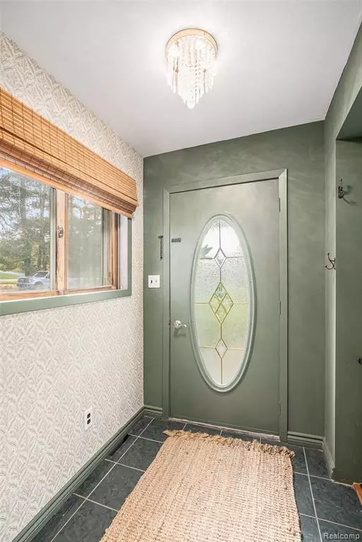 Mayville Vlg, MI 48744,896 W Saginaw Road