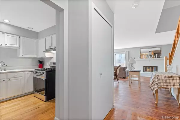 Rochester Hills, MI 48307,587 Tennyson