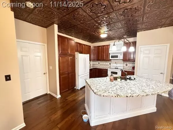 Davison, MI 48423,1075 Crystal Wood Drive