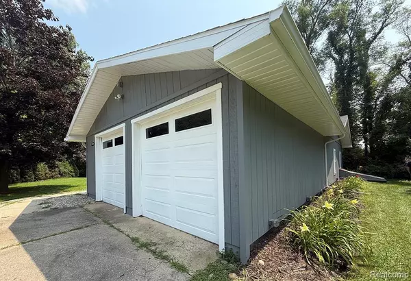 Marshall, MI 49068,19890 16 Mile Road