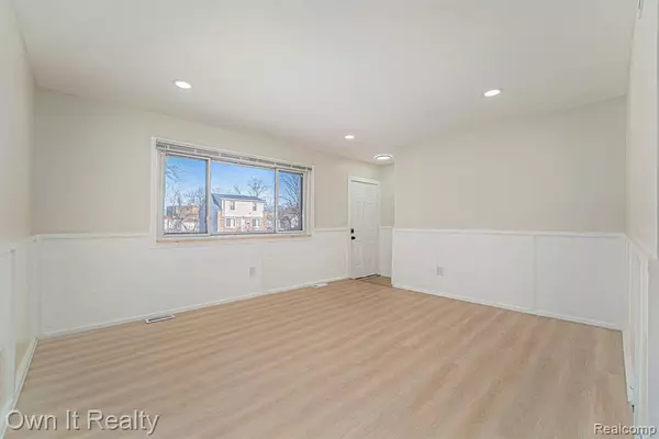 Inkster, MI 48141,28457 Oakwood Street