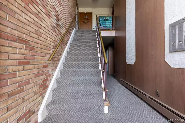 Bloomfield Hills, MI,4047 W MAPLE Road