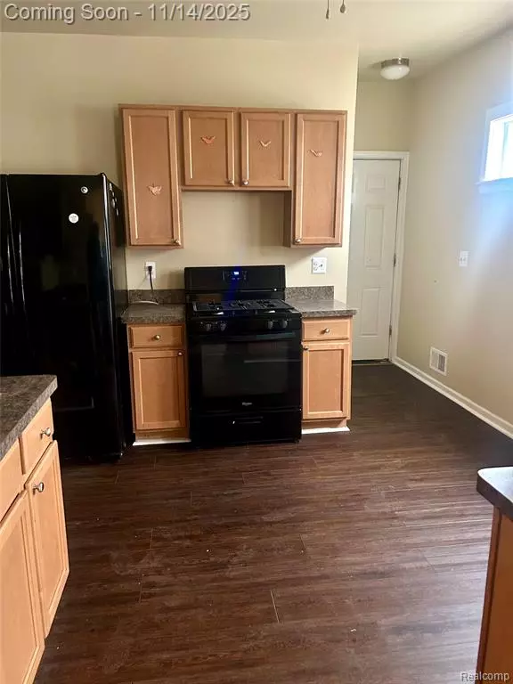 Detroit, MI 48213,5815 McClellan Street