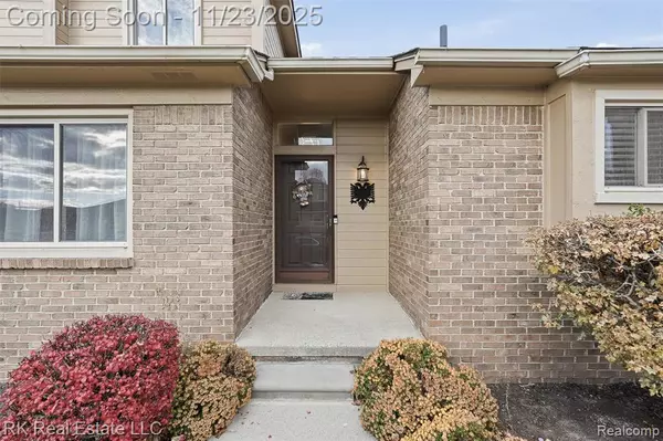 Macomb, MI 48044,15375 Windmill Court