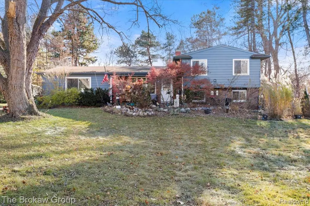 Goodrich Vlg, MI,10490 Green Road