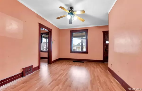 Hamtramck, MI 48212,9506 Charest Street