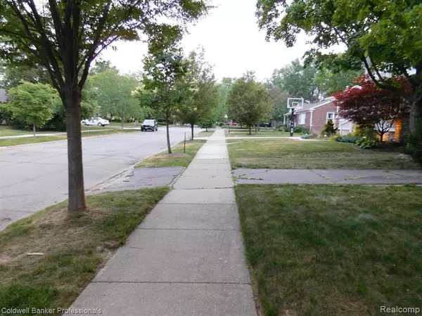 Birmingham, MI 48009,1845 PEMBROKE