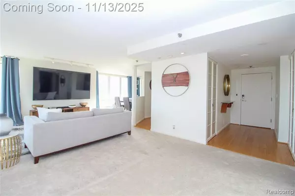 Detroit, MI 48207,250 S E Harbortown Drive