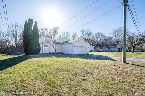 Waterford, MI 48327,7053 Pershing