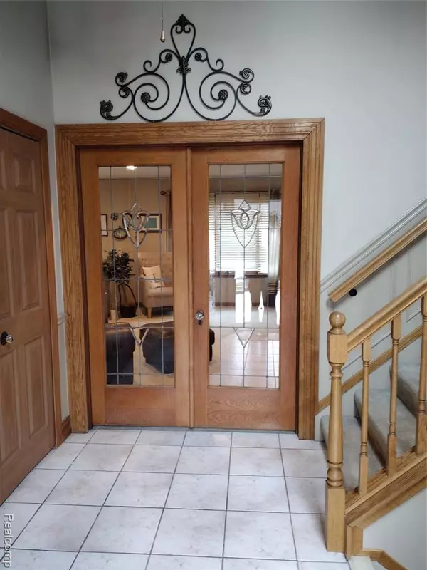 Macomb, MI 48044,15537 Valerie N Drive