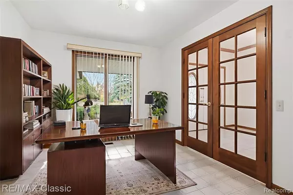 Livonia, MI 48152,20077 Gill Road