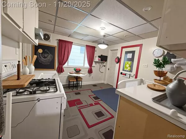 Detroit, MI 48212,3935 Caely Street