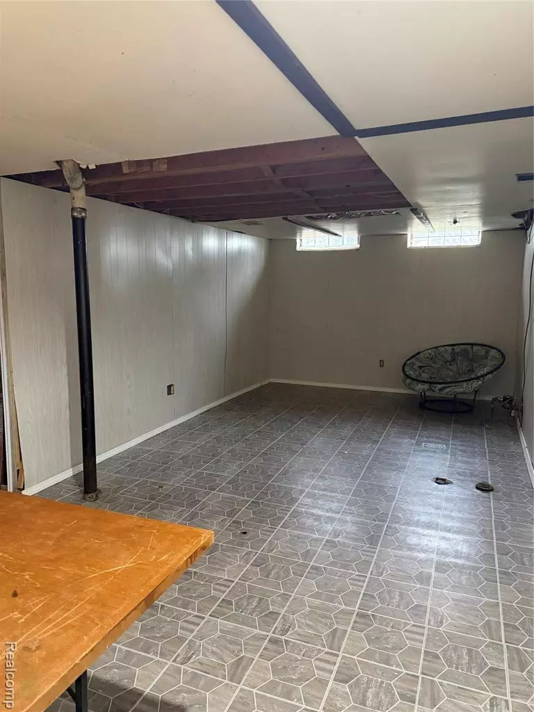 Sterling Heights, MI 48310,4123 Bieber Drive