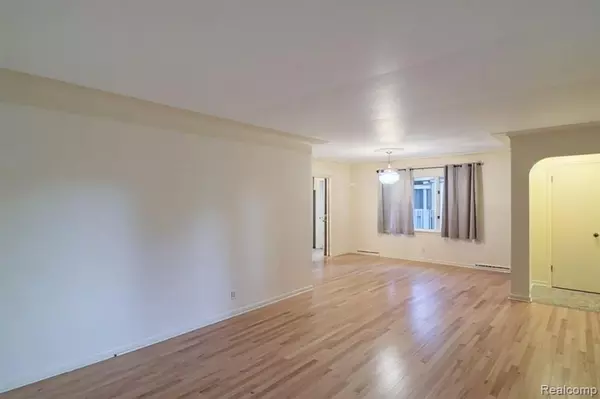 Monroe, MI 48162,734 N Monroe Street