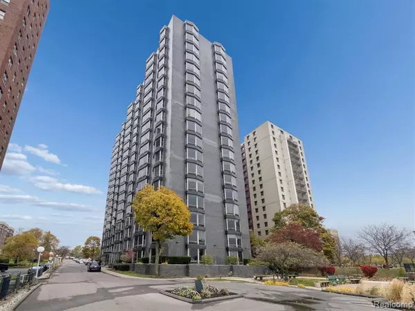 Detroit, MI 48214,8200 E Jefferson Avenue