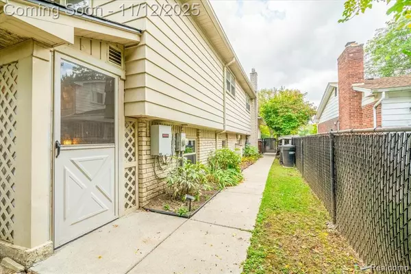 Riverview, MI 48193,14898 Old Town Drive