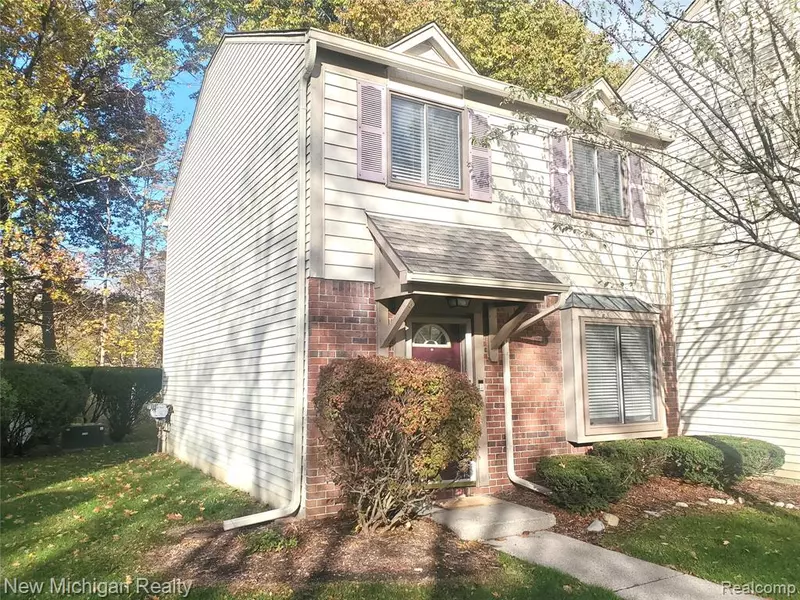 1638 River View Drive, Rochester Hills, MI 48309