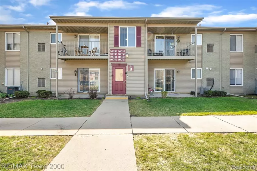 10045 Allen Pointe Drive, Allen Park, MI 48101