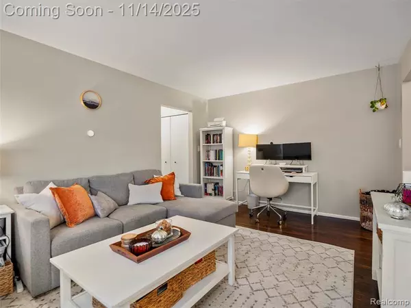 Royal Oak, MI 48073,4910 Briarwood Avenue