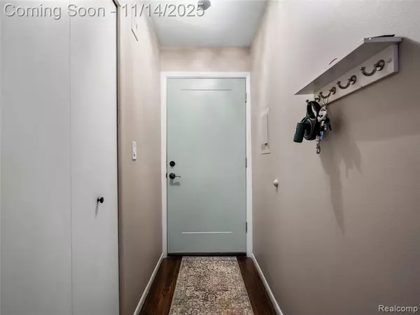 Royal Oak, MI 48073,4910 Briarwood Avenue